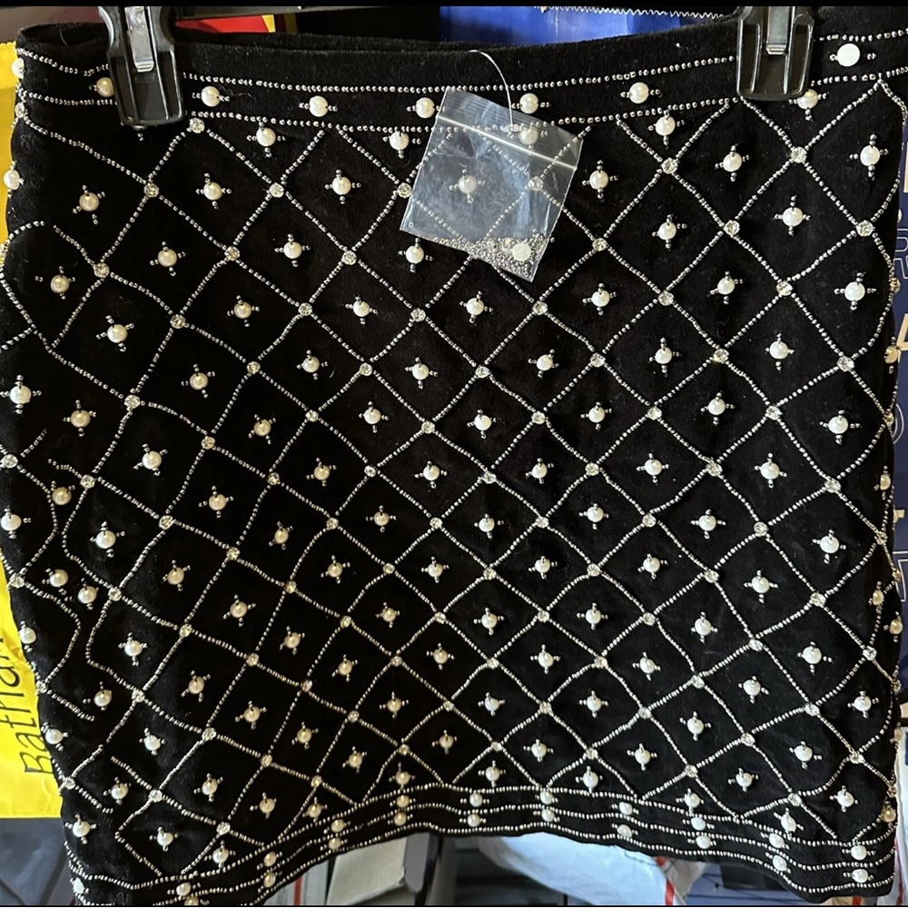 Boston Proper black velvet skirt w/pearls &crystals.GORGEOUS holiday skirt! 16